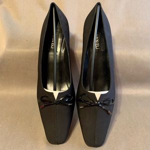 Final Price! 11C Vaneli Black Fabric & Patent Pump